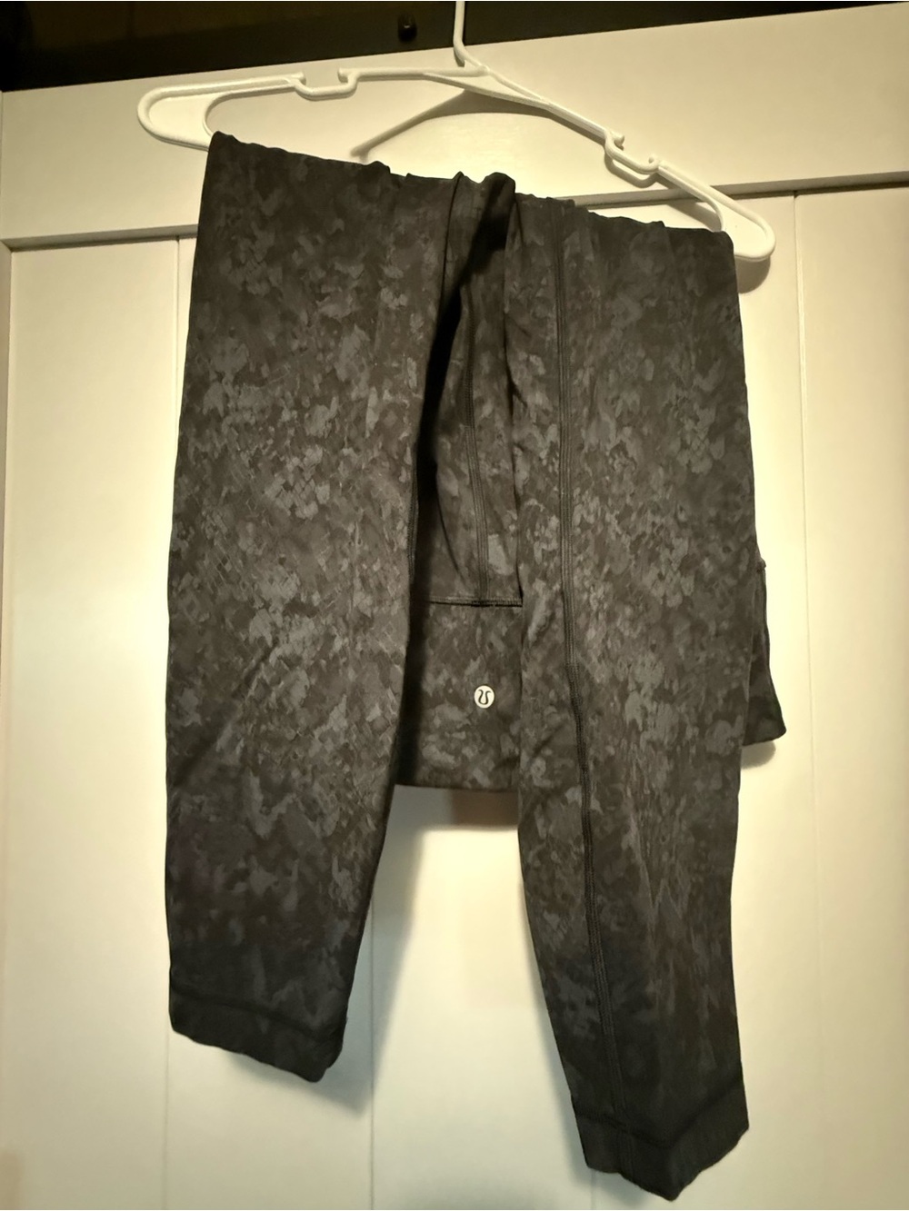 lululemon athletica Men’s Dark Patterned Joggers